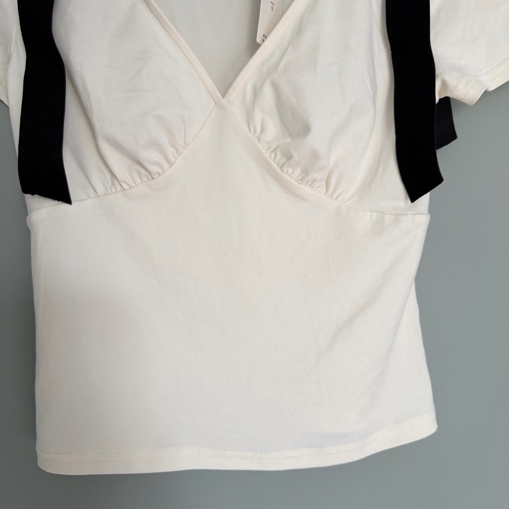NWT Mare Mare x Anthropologie Black Bow Shoulder White V-Neck Short Sleeve Top - Picture 7 of 16